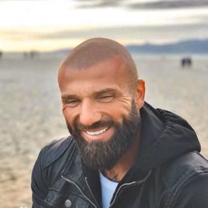 Meet your Posher, Derek